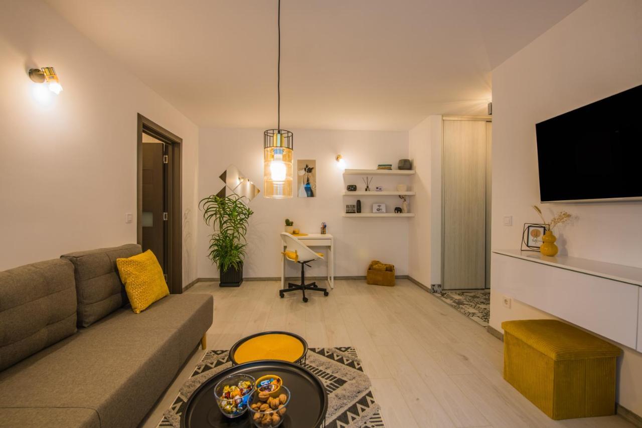 Kitty Sunflower Apartment Alba Iulia Exteriör bild