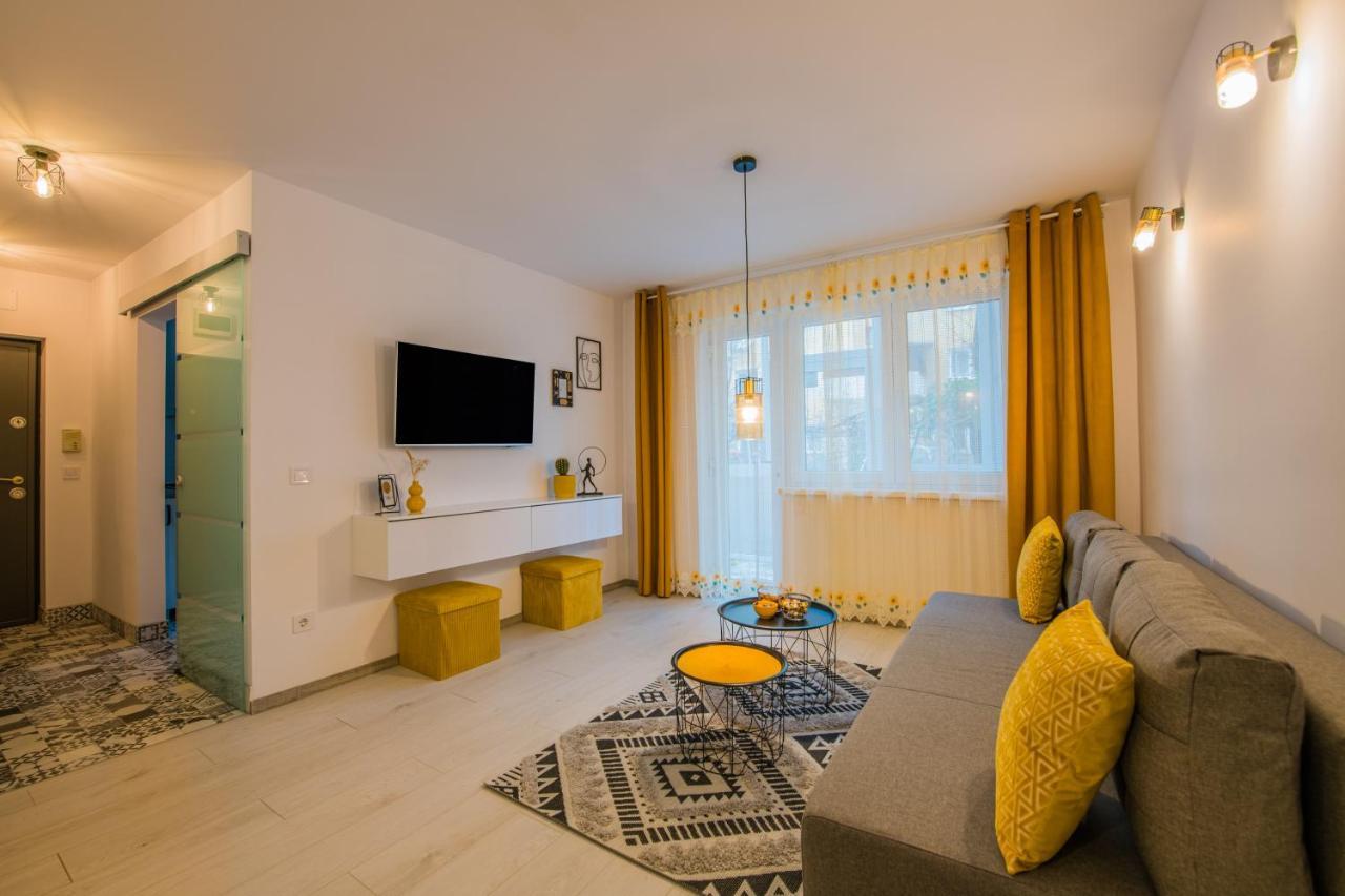 Kitty Sunflower Apartment Alba Iulia Exteriör bild