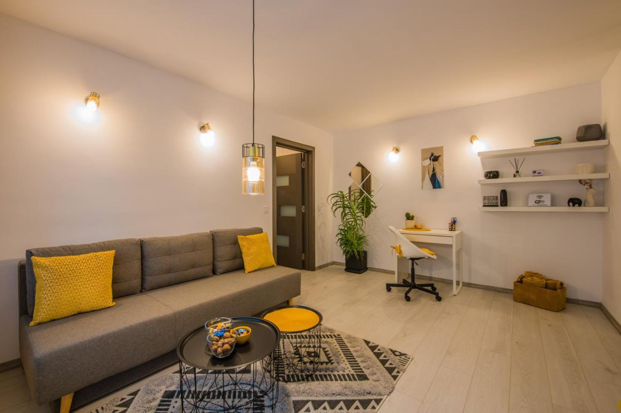 Kitty Sunflower Apartment Alba Iulia Exteriör bild