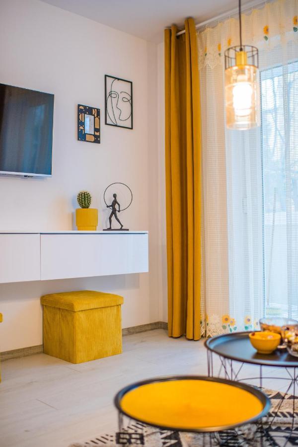 Kitty Sunflower Apartment Alba Iulia Exteriör bild