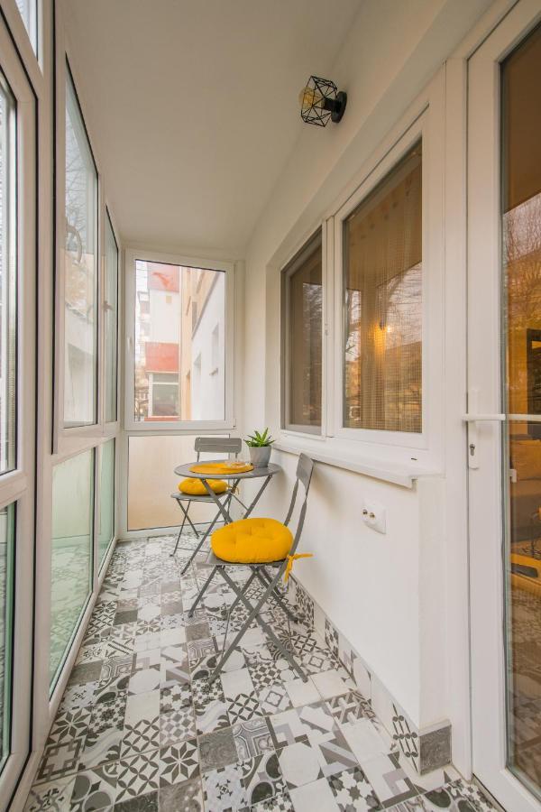 Kitty Sunflower Apartment Alba Iulia Exteriör bild
